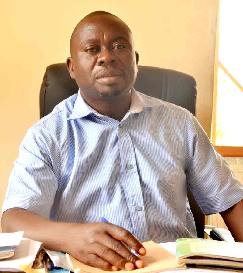 Principal-of-Ameewua-Model-College